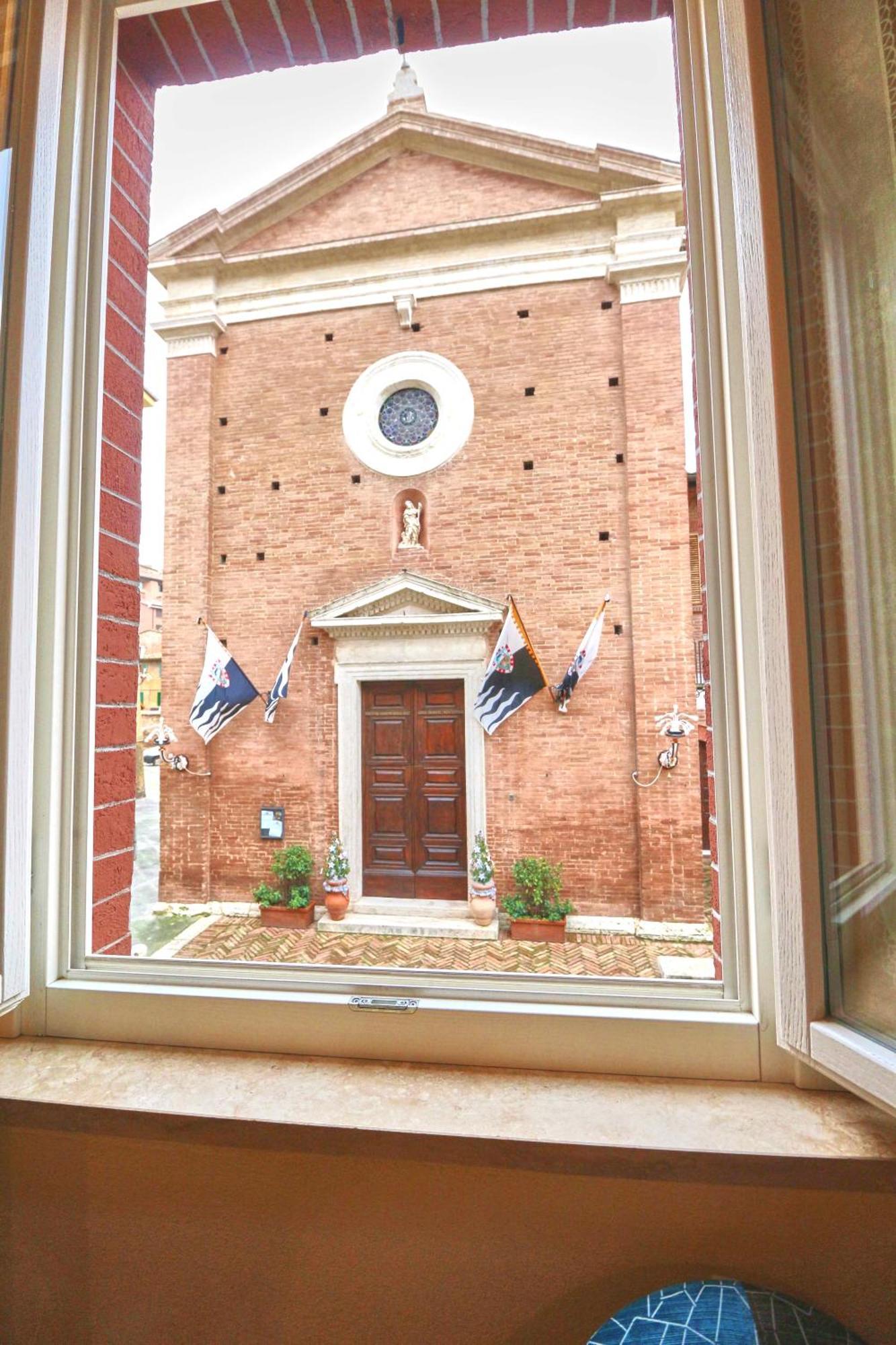 106 Lodge Siena Luaran gambar